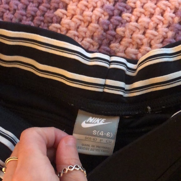 Nike shorts - Picture 2 of 3